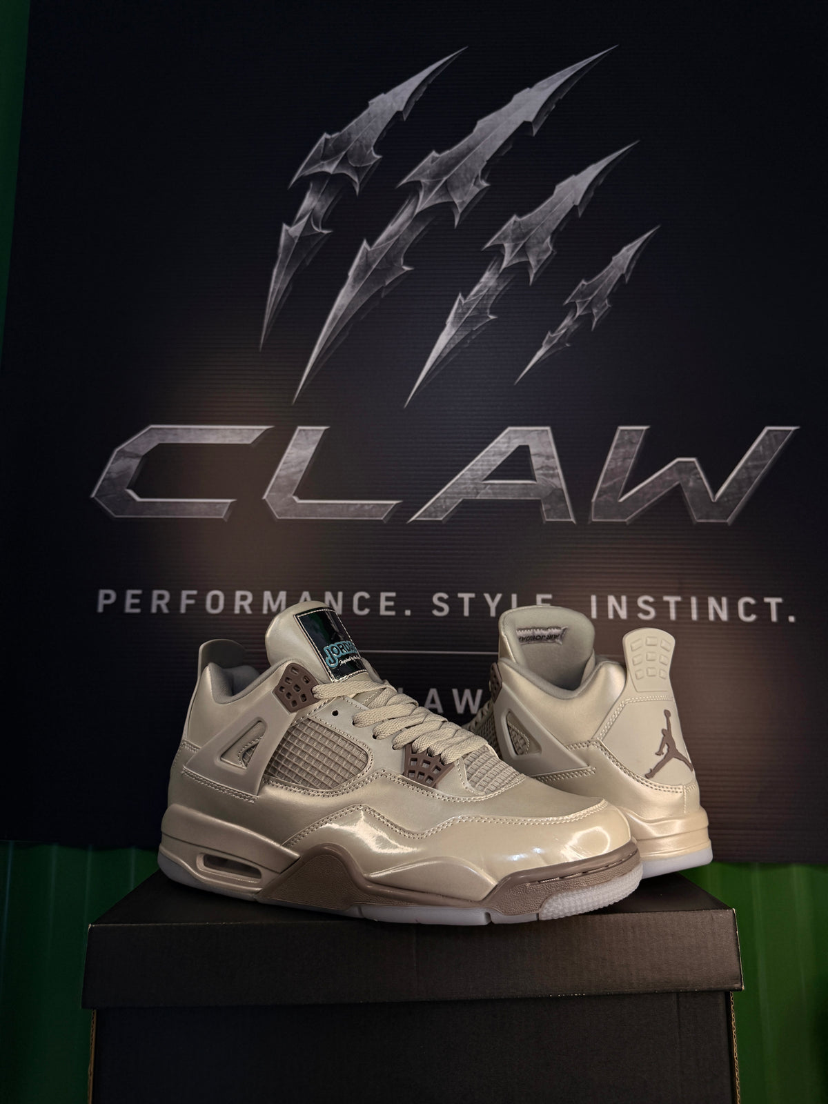 Nike Air Jordan 4 – LIGHT BONE