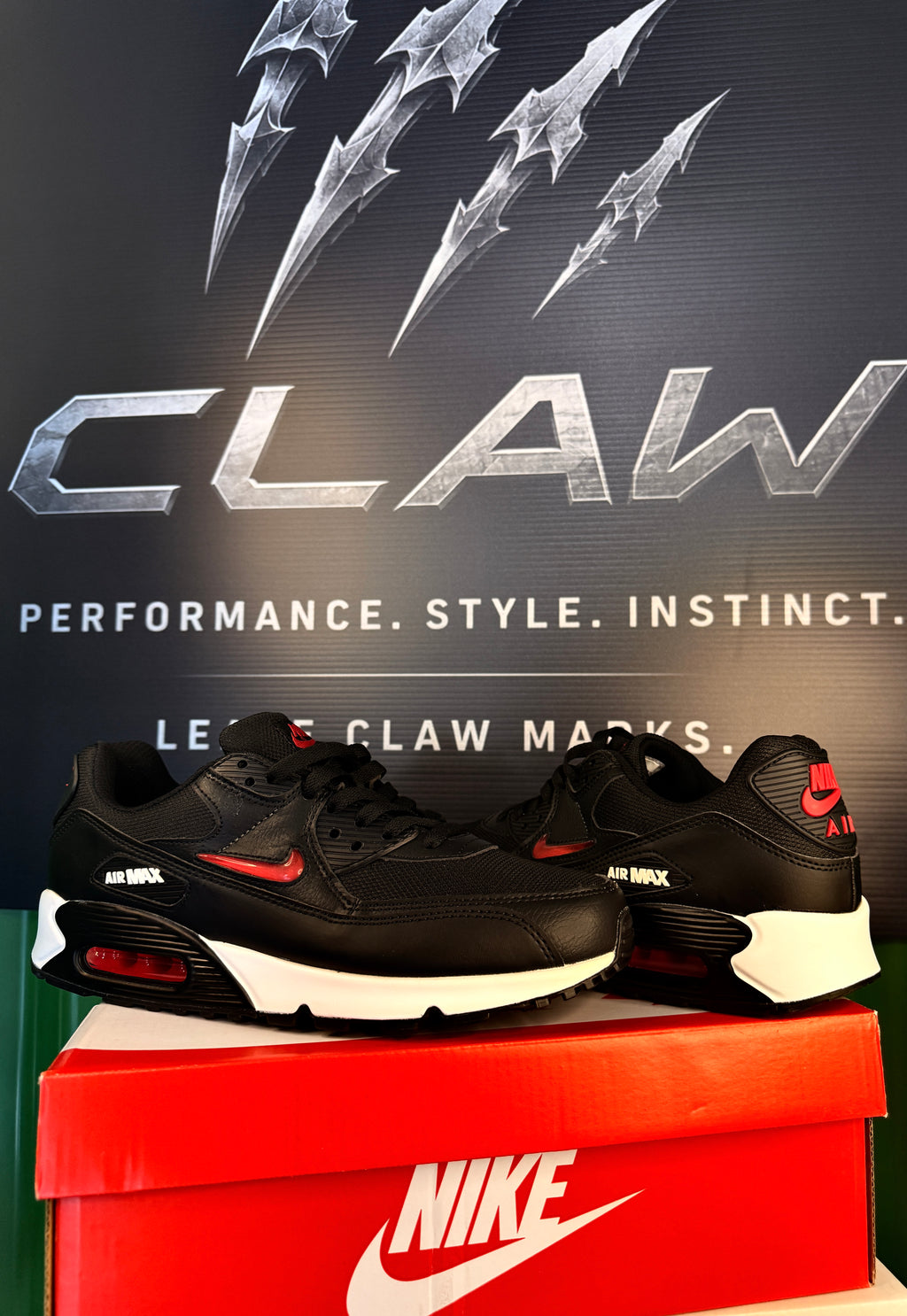 Nike Air Max 90 – Black / Red